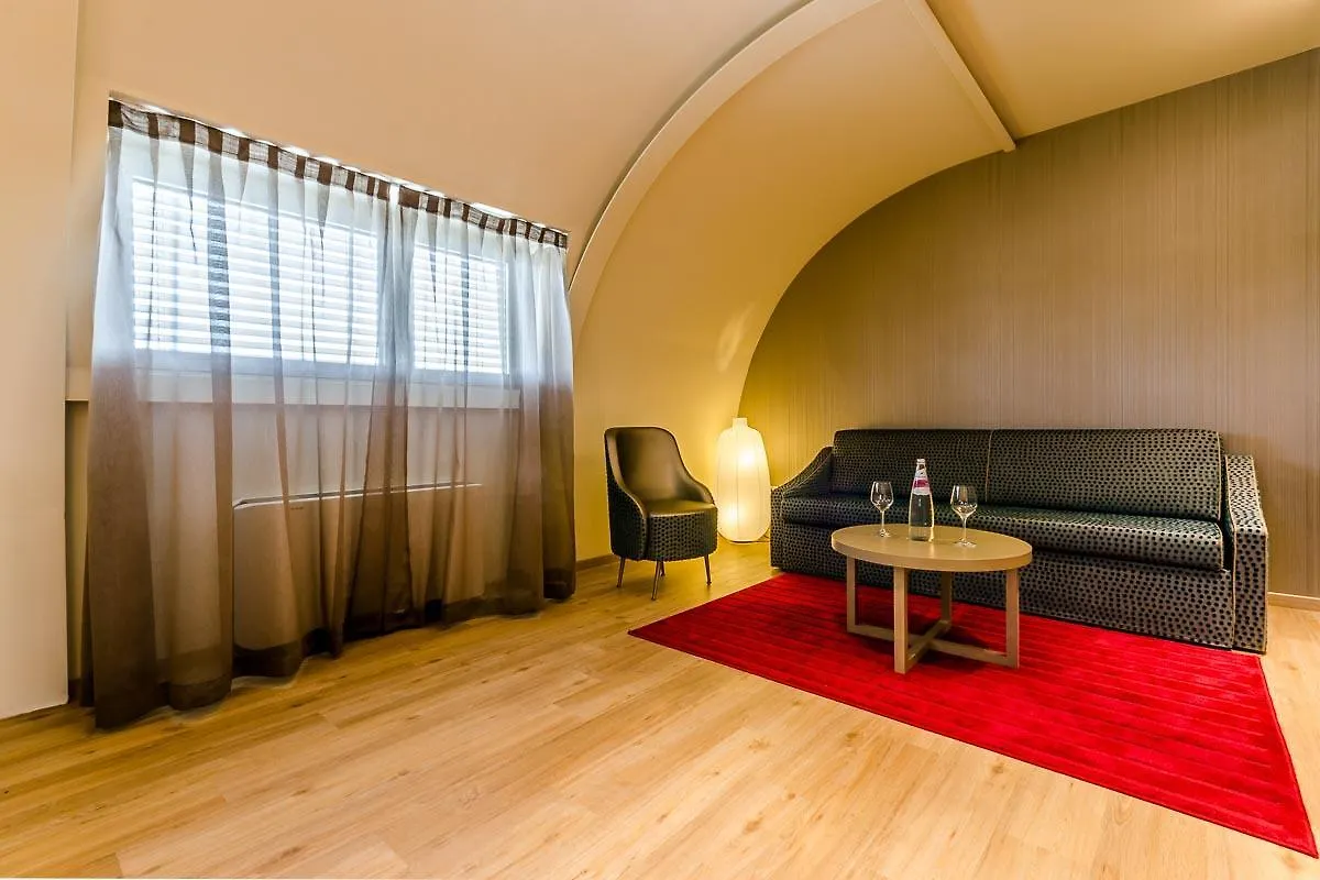 Smart Hotel Holiday Mestre 4*,