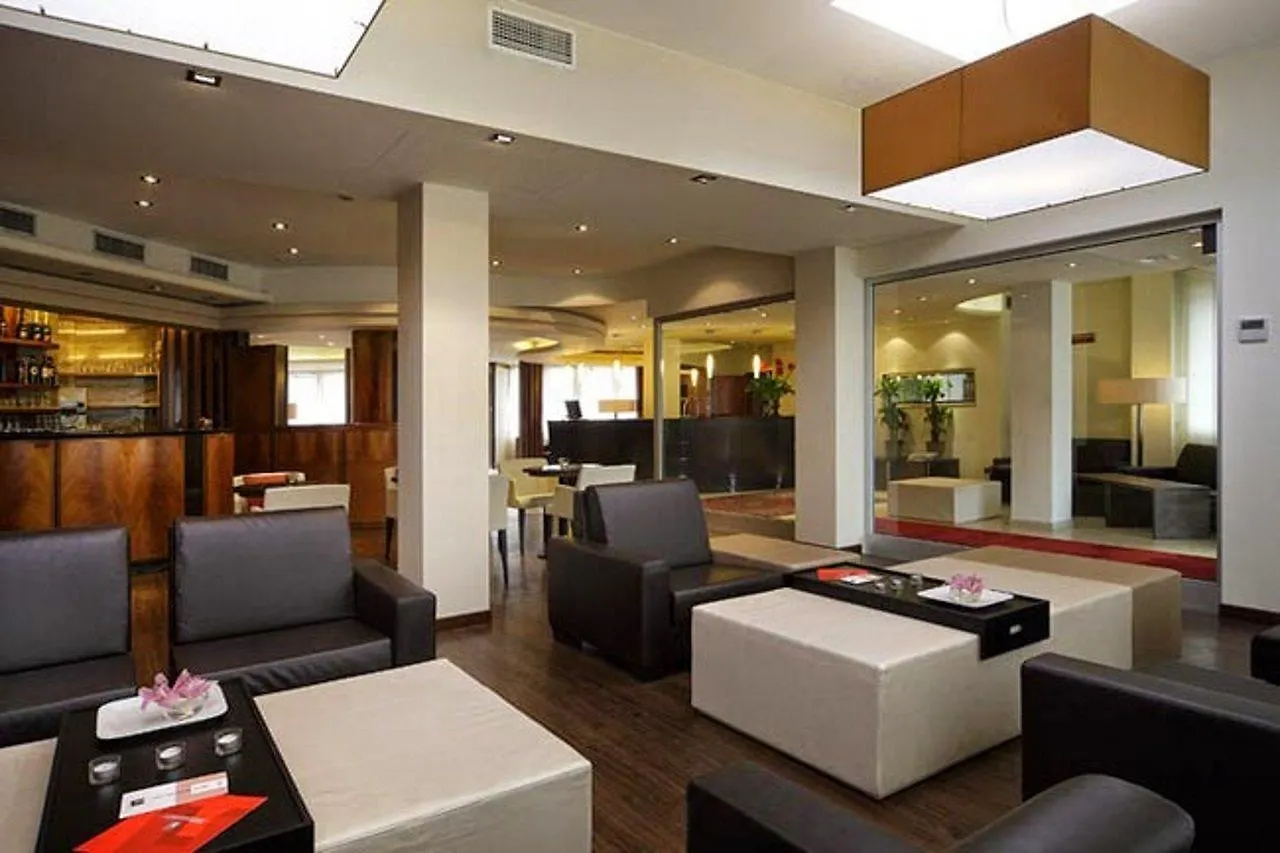 Smart Hotel Holiday Mestre 4*,  Italy