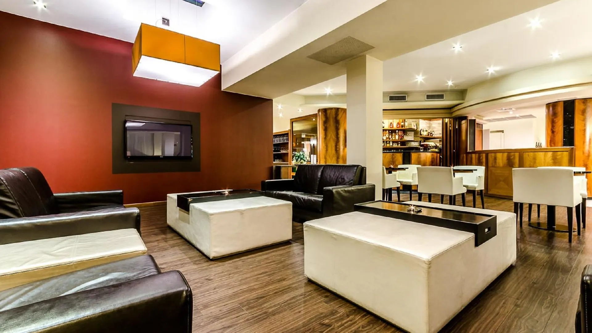 מסטרה Smart Hotel Holiday