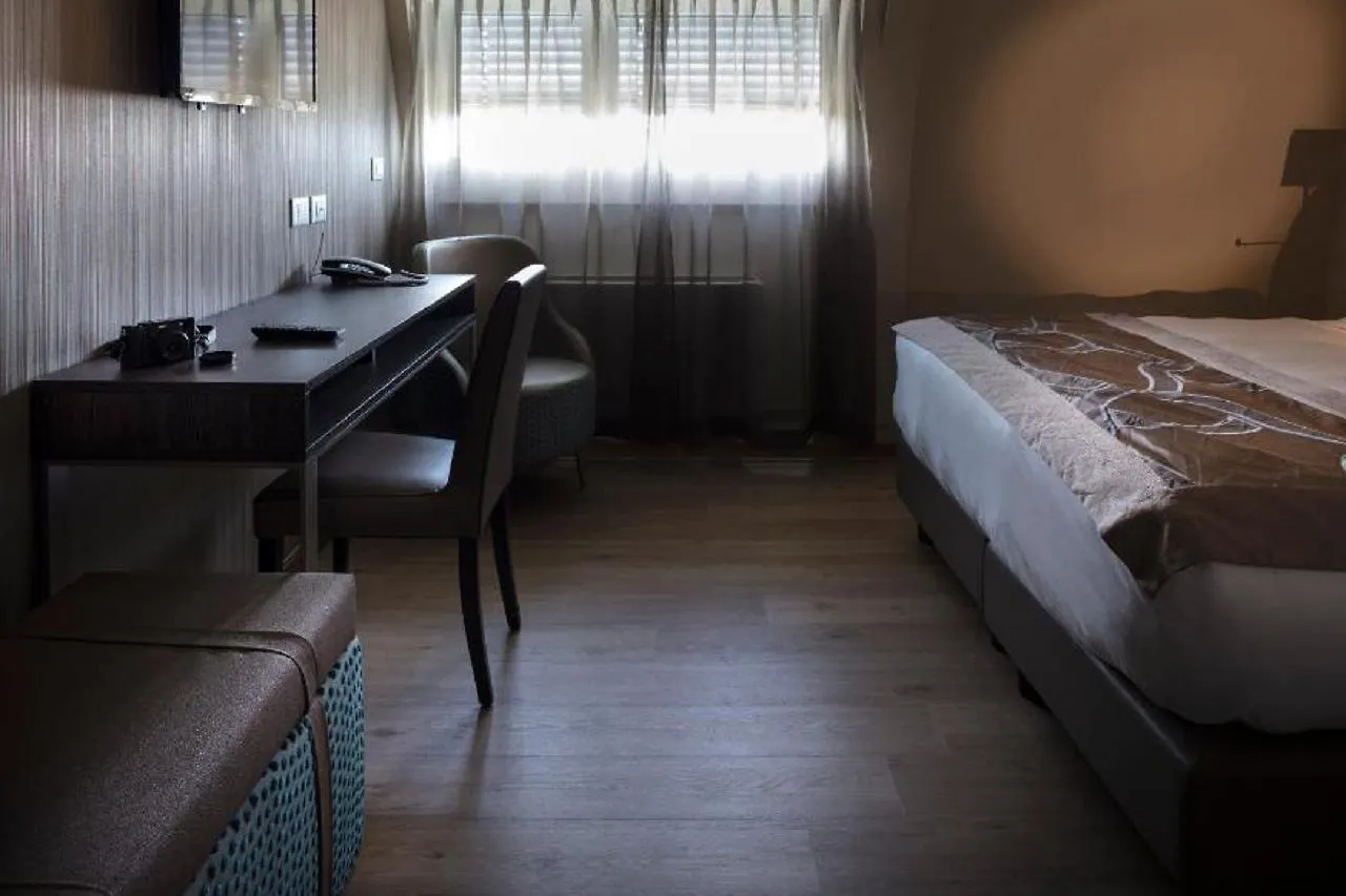 מסטרה Smart Hotel Holiday 4*,  איטליה