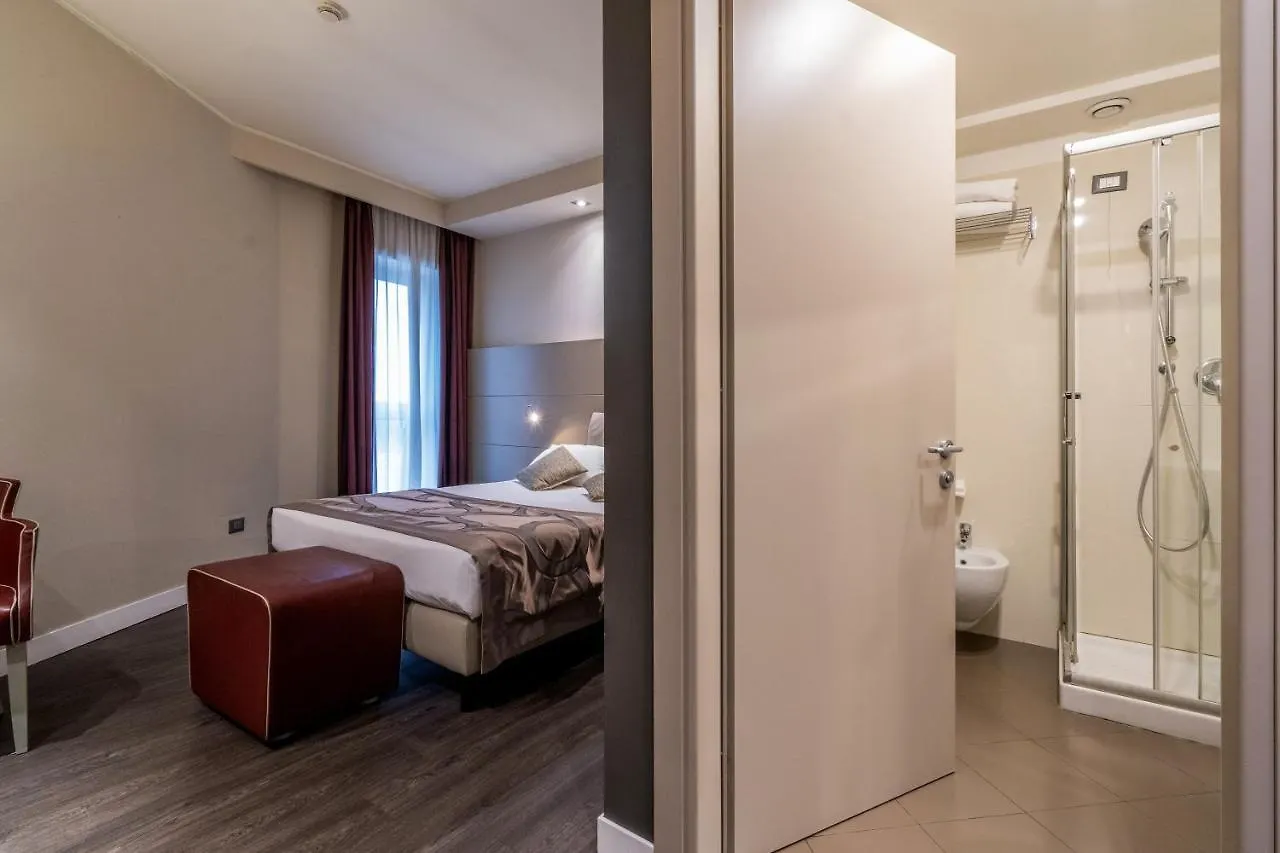 ****  מסטרה Smart Hotel Holiday איטליה