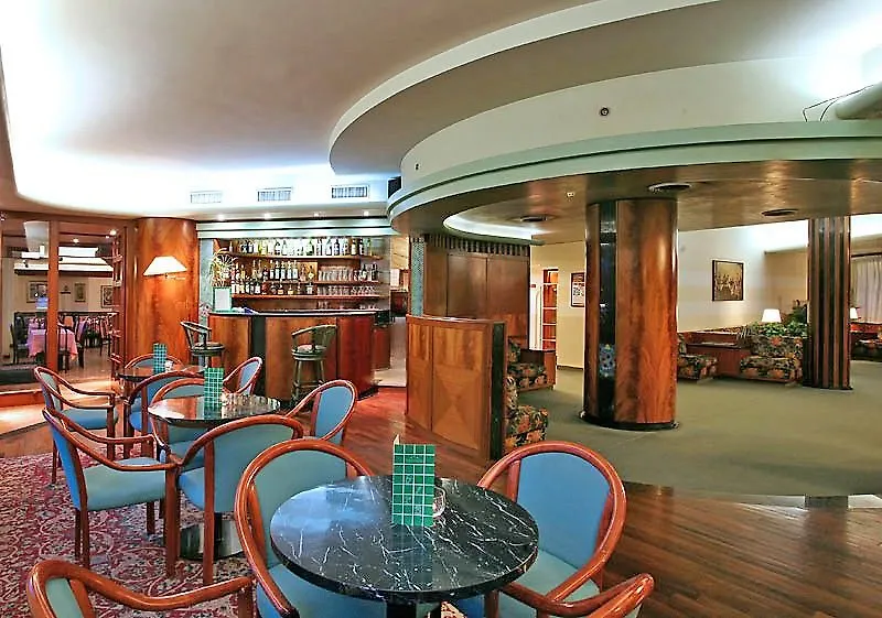 Smart Hotel Holiday Mestre 4*,  İtalya
